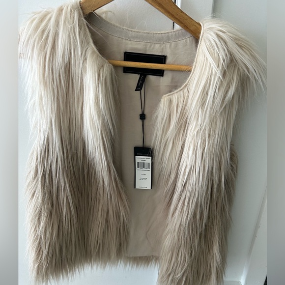 BCBG faux fur vest NWT xs - Picture 8 of 8